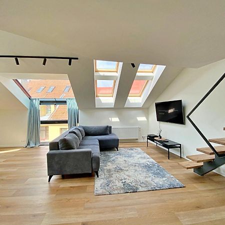 Loft 1 Bd Old Town Apartment By Hostlovers Каунас Экстерьер фото
