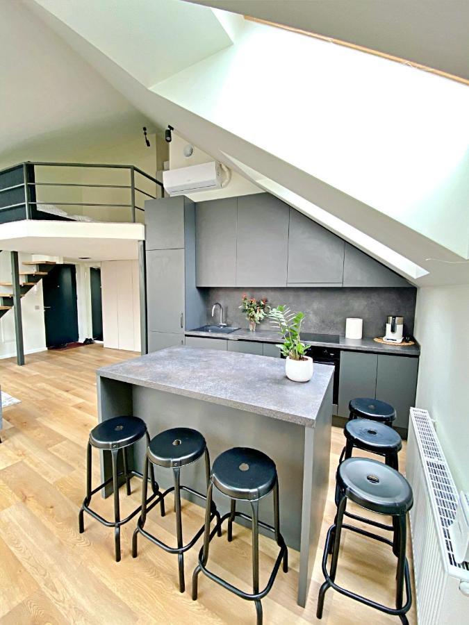 Loft 1 Bd Old Town Apartment By Hostlovers Каунас Экстерьер фото