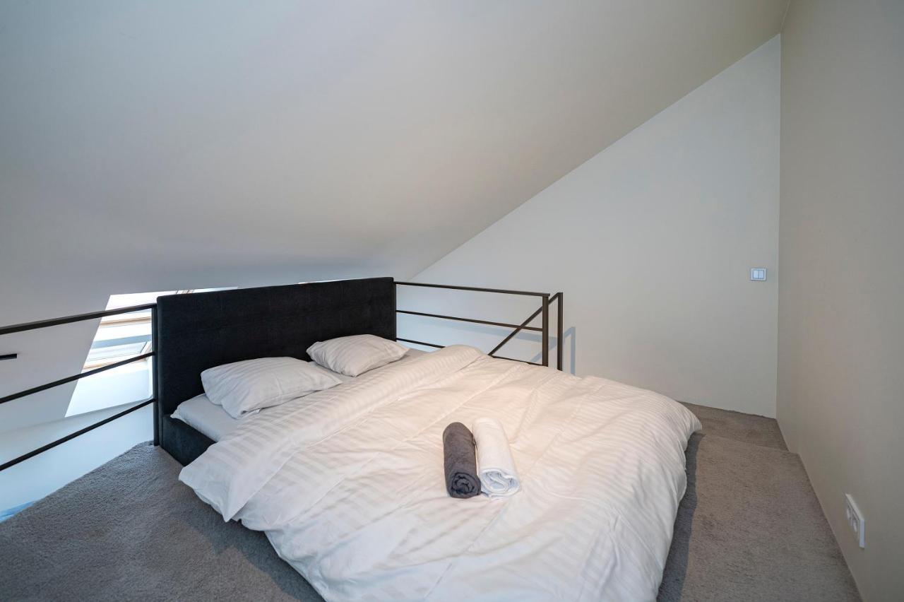 Loft 1 Bd Old Town Apartment By Hostlovers Каунас Экстерьер фото