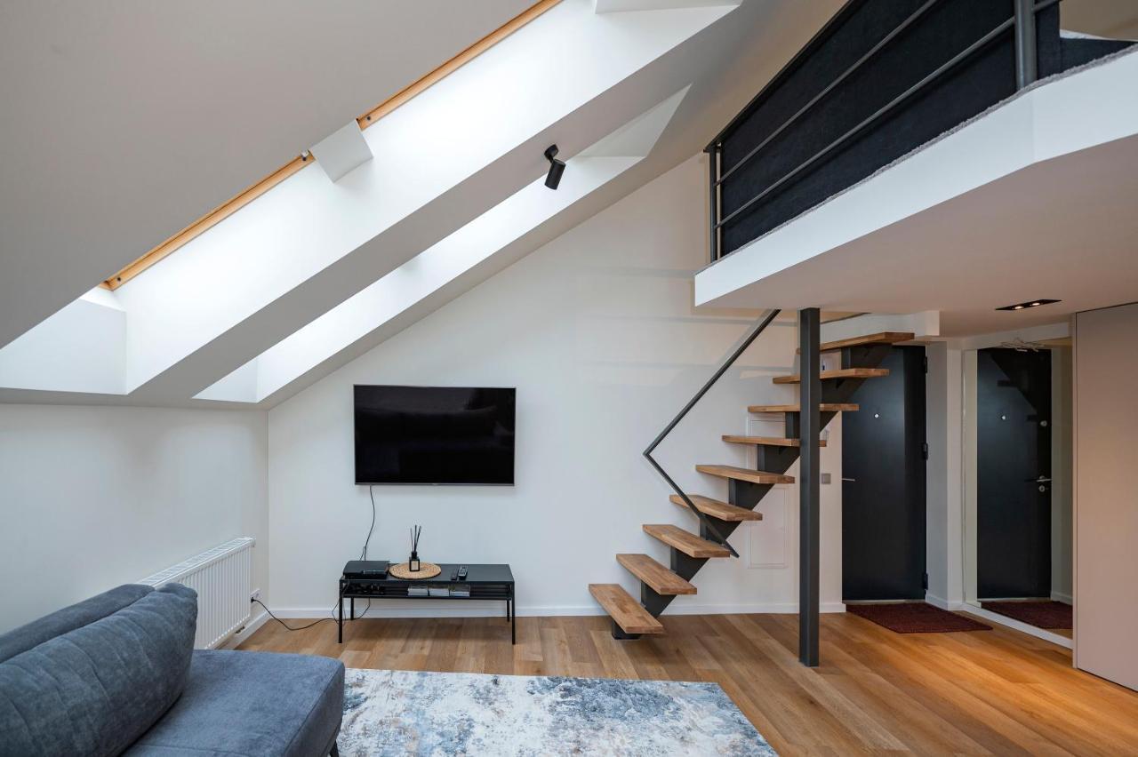 Loft 1 Bd Old Town Apartment By Hostlovers Каунас Экстерьер фото