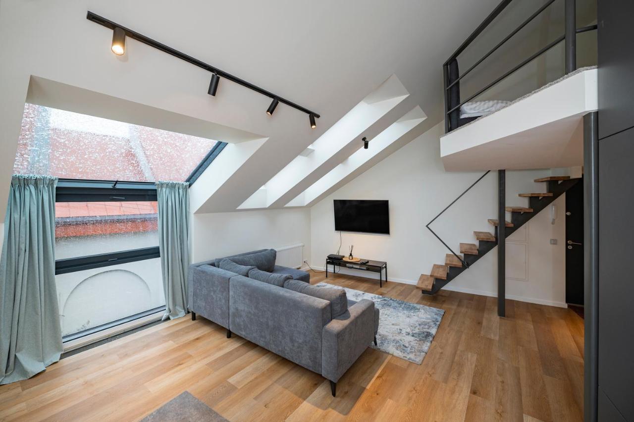 Loft 1 Bd Old Town Apartment By Hostlovers Каунас Экстерьер фото